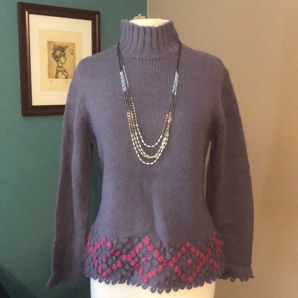 NWT beautiful sweater size Large